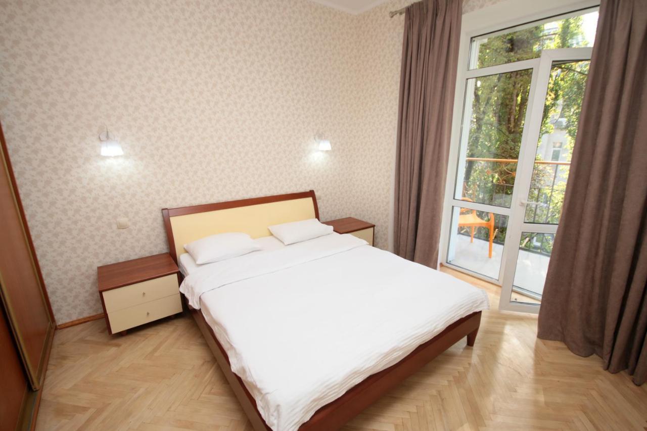 Inn Home Apartments in Kiev Center Buitenkant foto