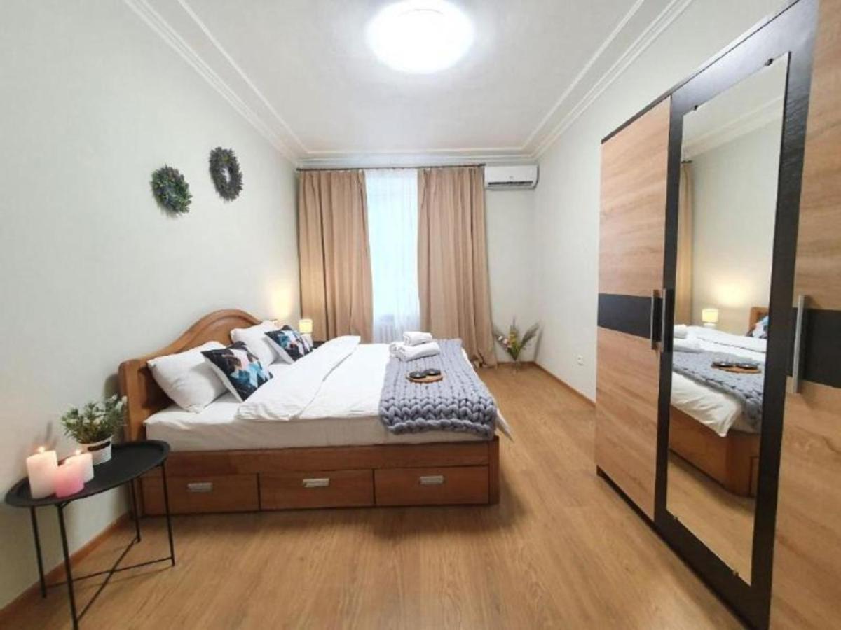 Inn Home Apartments in Kiev Center Buitenkant foto