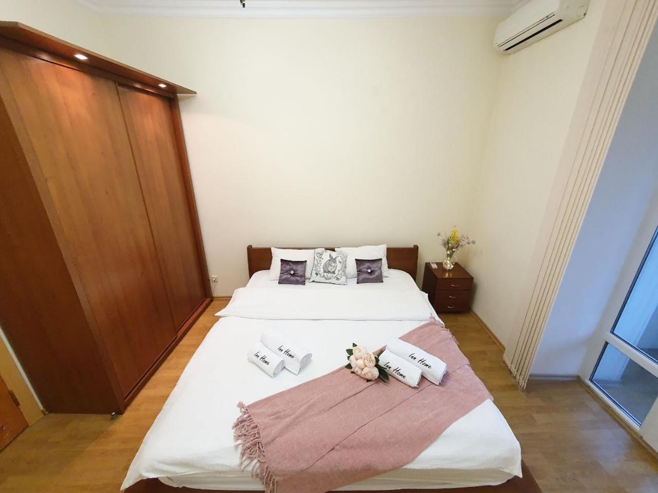 Inn Home Apartments in Kiev Center Buitenkant foto