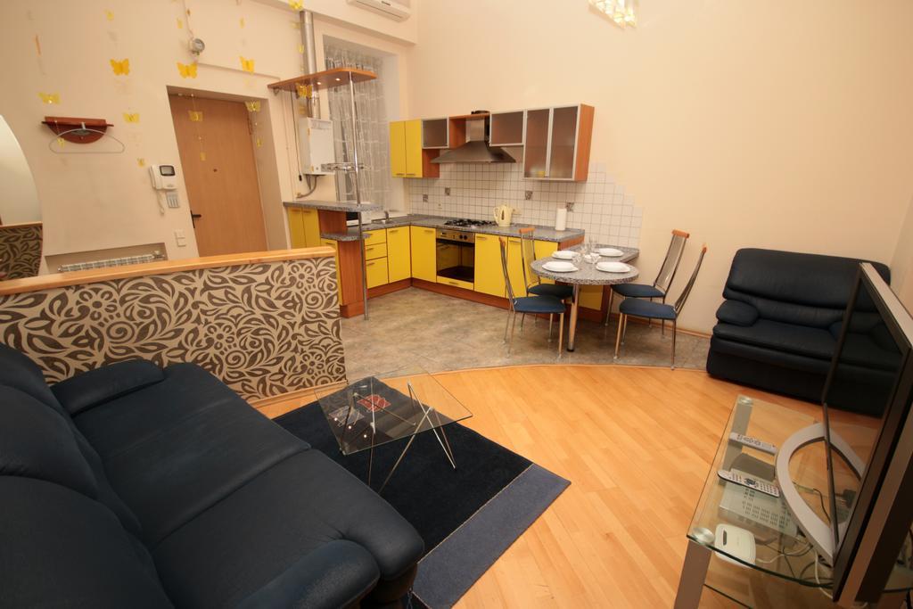 Inn Home Apartments in Kiev Center Buitenkant foto