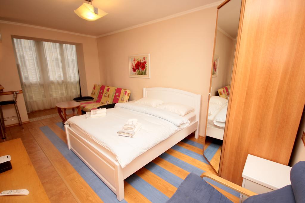 Inn Home Apartments in Kiev Center Buitenkant foto