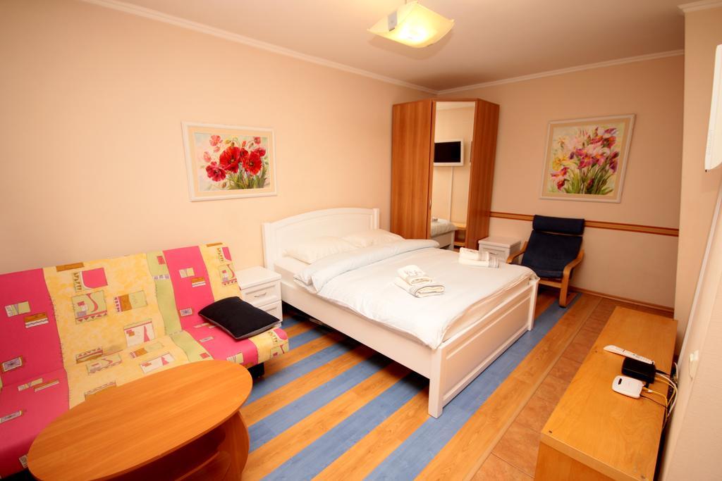 Inn Home Apartments in Kiev Center Buitenkant foto