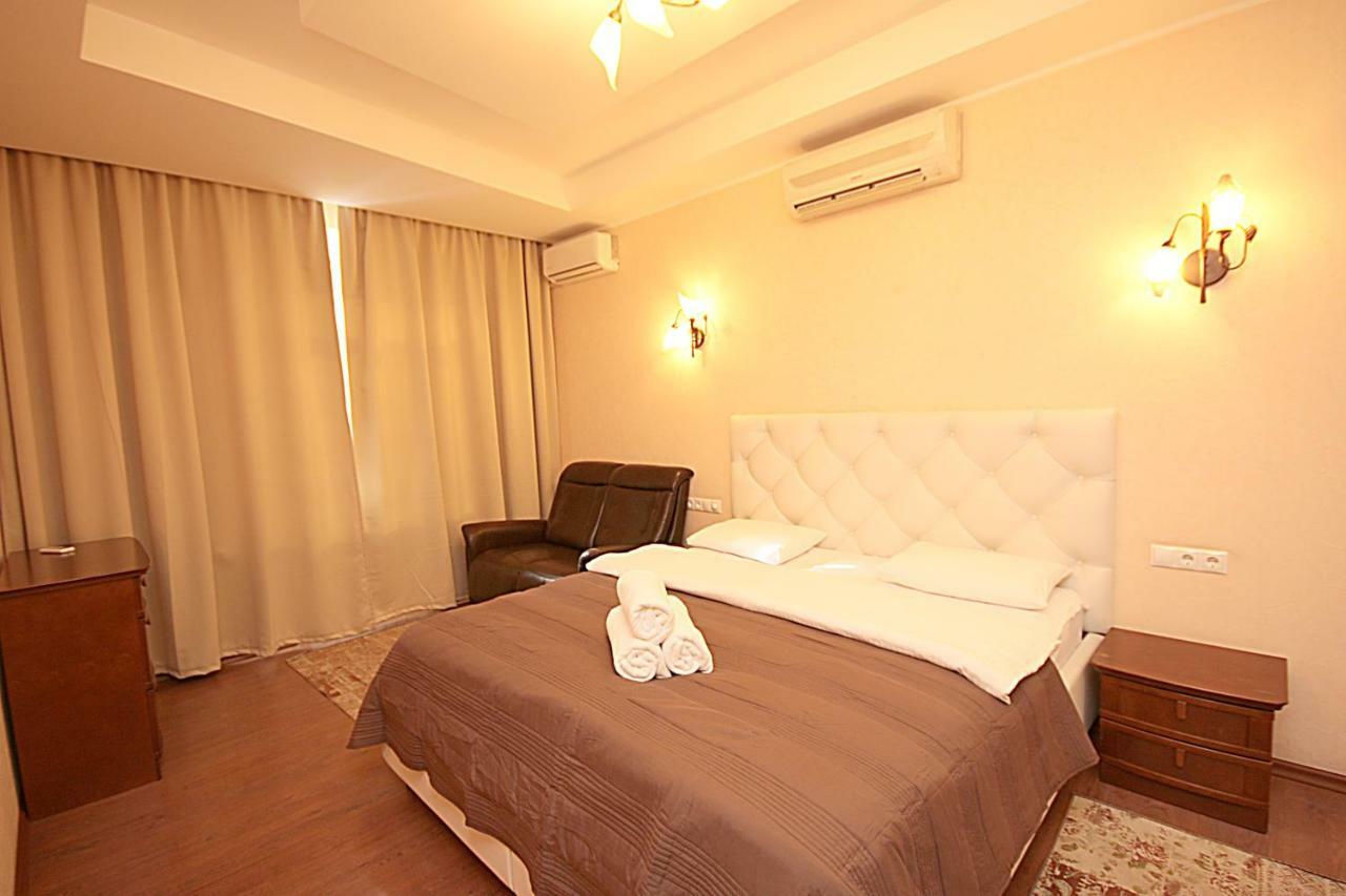 Inn Home Apartments in Kiev Center Buitenkant foto